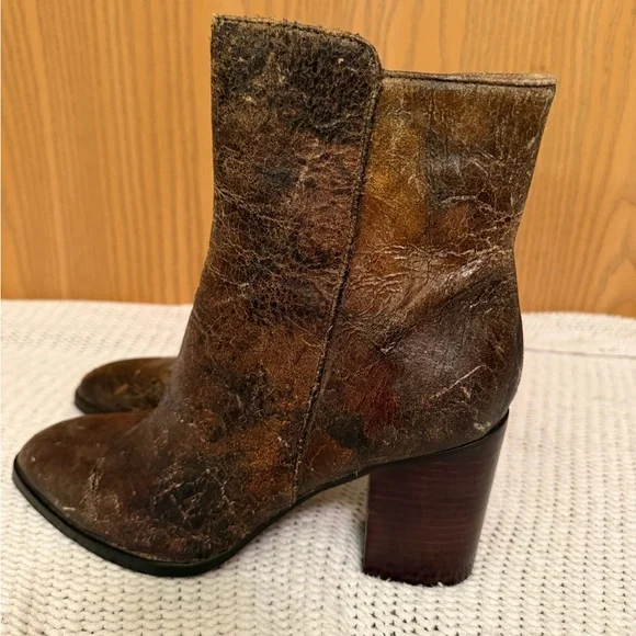DONALD J. PLINER Vintage Distressed Cracked Calf Brown Ankle Boots Women’s 8.5 - Picture 2 of 9